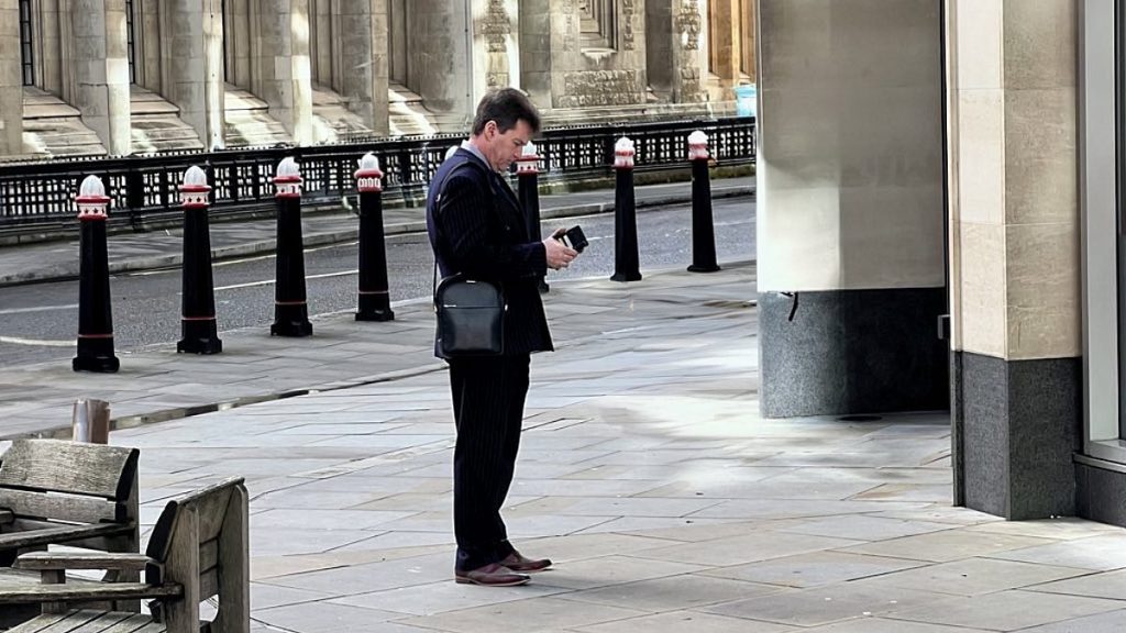 Craig Wright’s EmailGate: V for Victory or F for Forgery? Craig Wright at the High Court of London