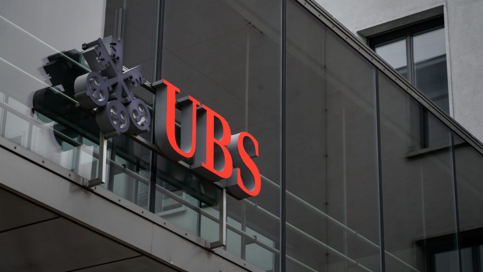 UBS Cuts Its Investment Bank Arm Off to Survive Crisis UBS